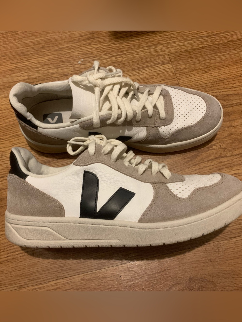 Veja V10 sneakers suede leather